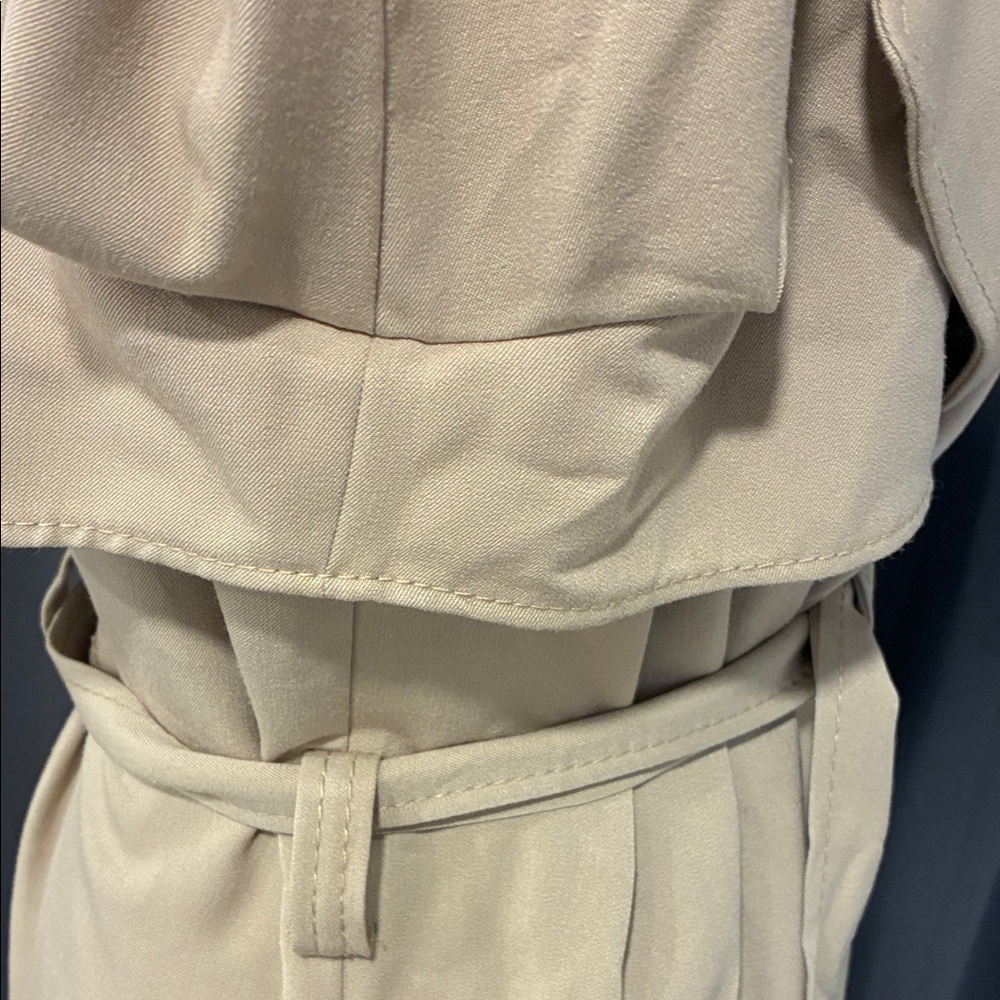 Chic Beige Trench Coat - Picture 5 of 10